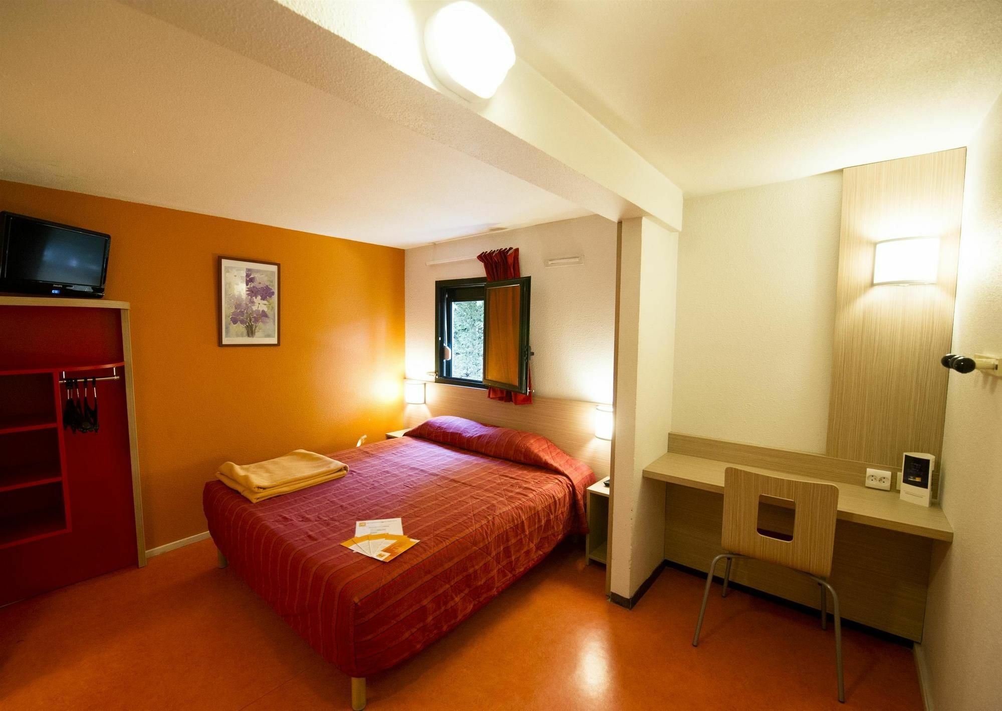 Premiere Classe Orleans Ouest - La Chapelle St Mesmin Екстер'єр фото